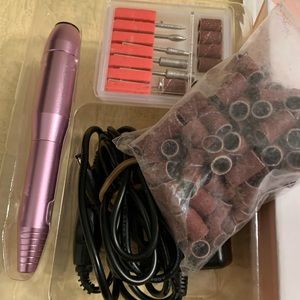 Electric manicure/pedicure drill set